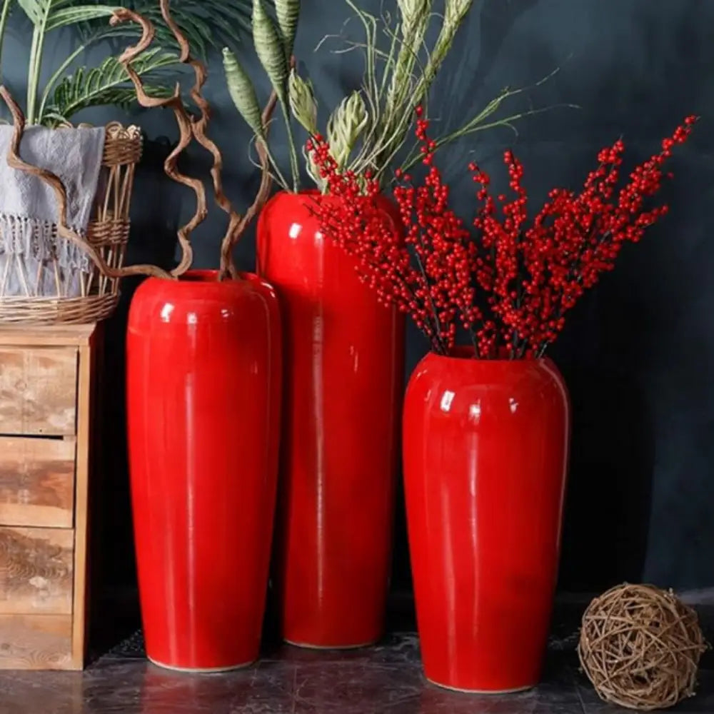 Grand vase rouge à poser au sol