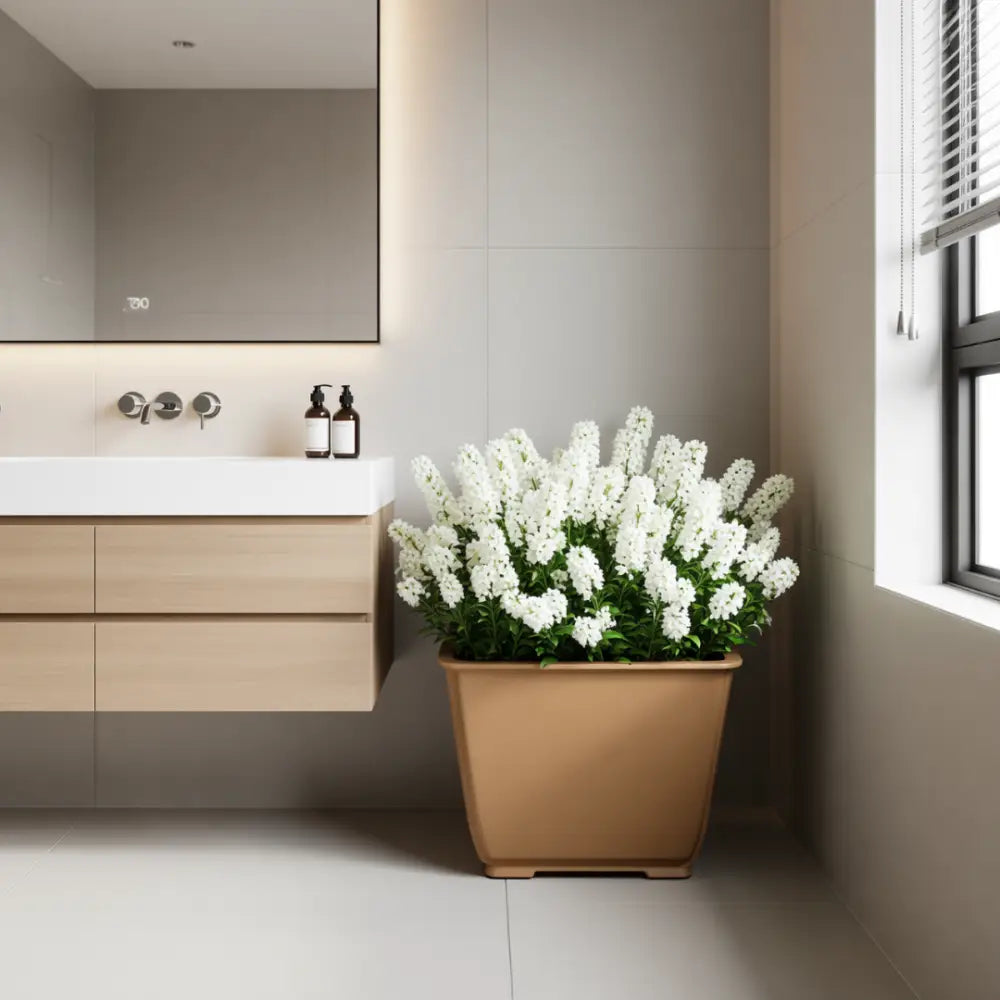 Gros pot de fleur carré