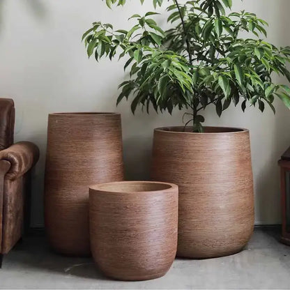 Gros pot de fleur décoratif