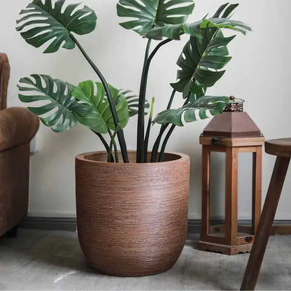 Gros pot de fleur décoratif