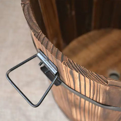 Gros pot de fleur en bois