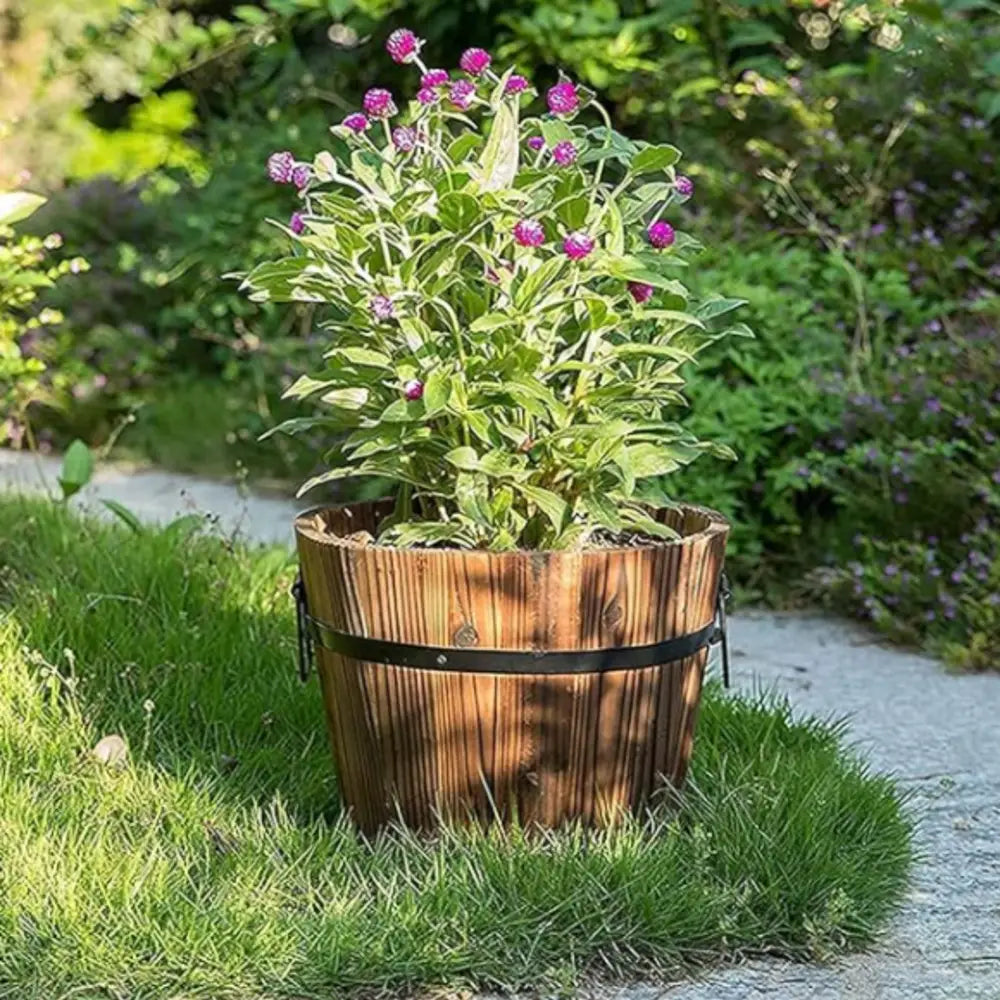 Gros pot de fleur en bois