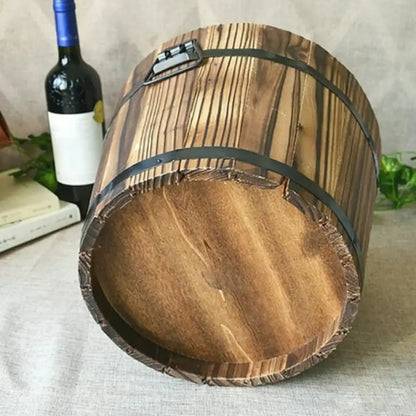 Gros pot de fleur en bois