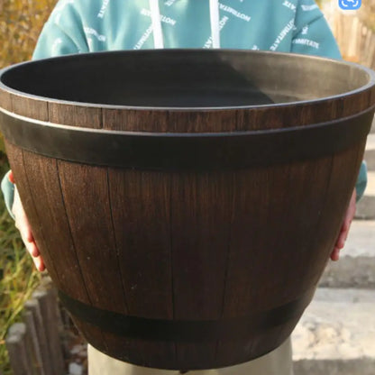 Gros pot de fleur en plastique