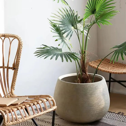 Gros pot de fleur rond