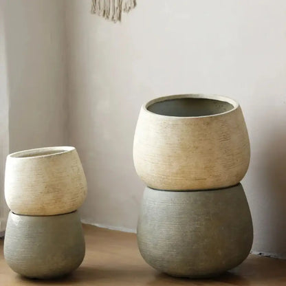 Gros pot de fleur rond