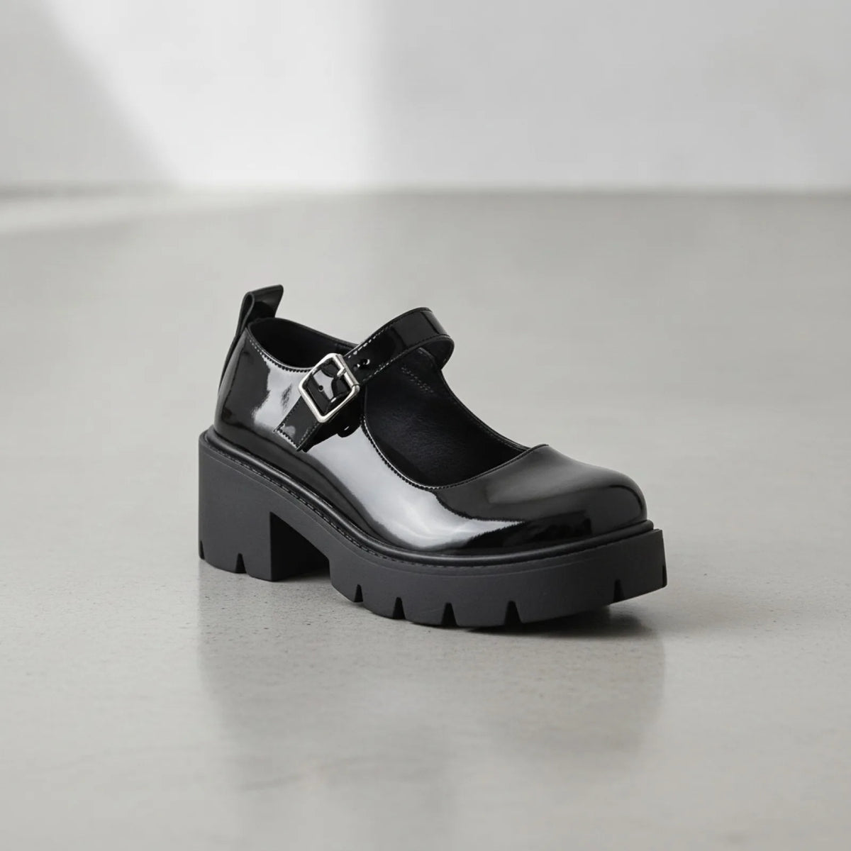 Luxe Mocassins Mary Jane vernis noir semelle épaisse
