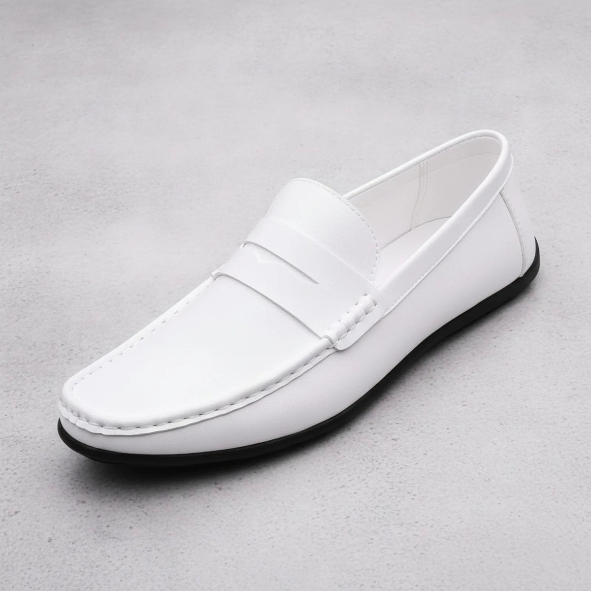 LuxeFoot Mocassins Homme Blanc Simili Cuir Soigné