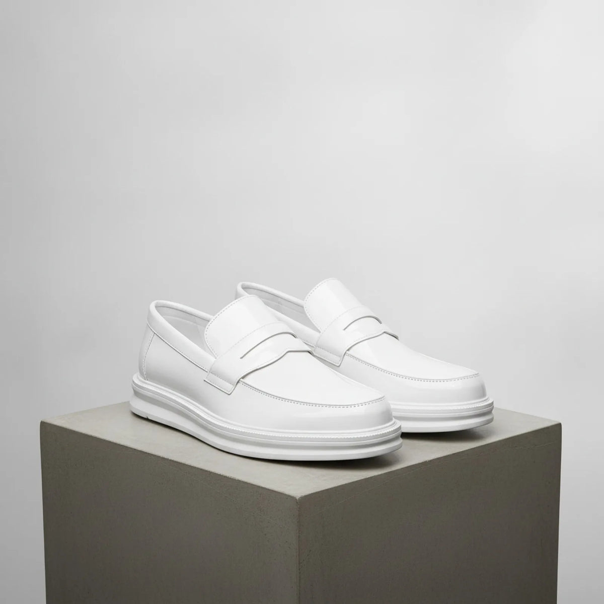 LuxeStep Mocassins Blancs Cuir Synthétique Homme
