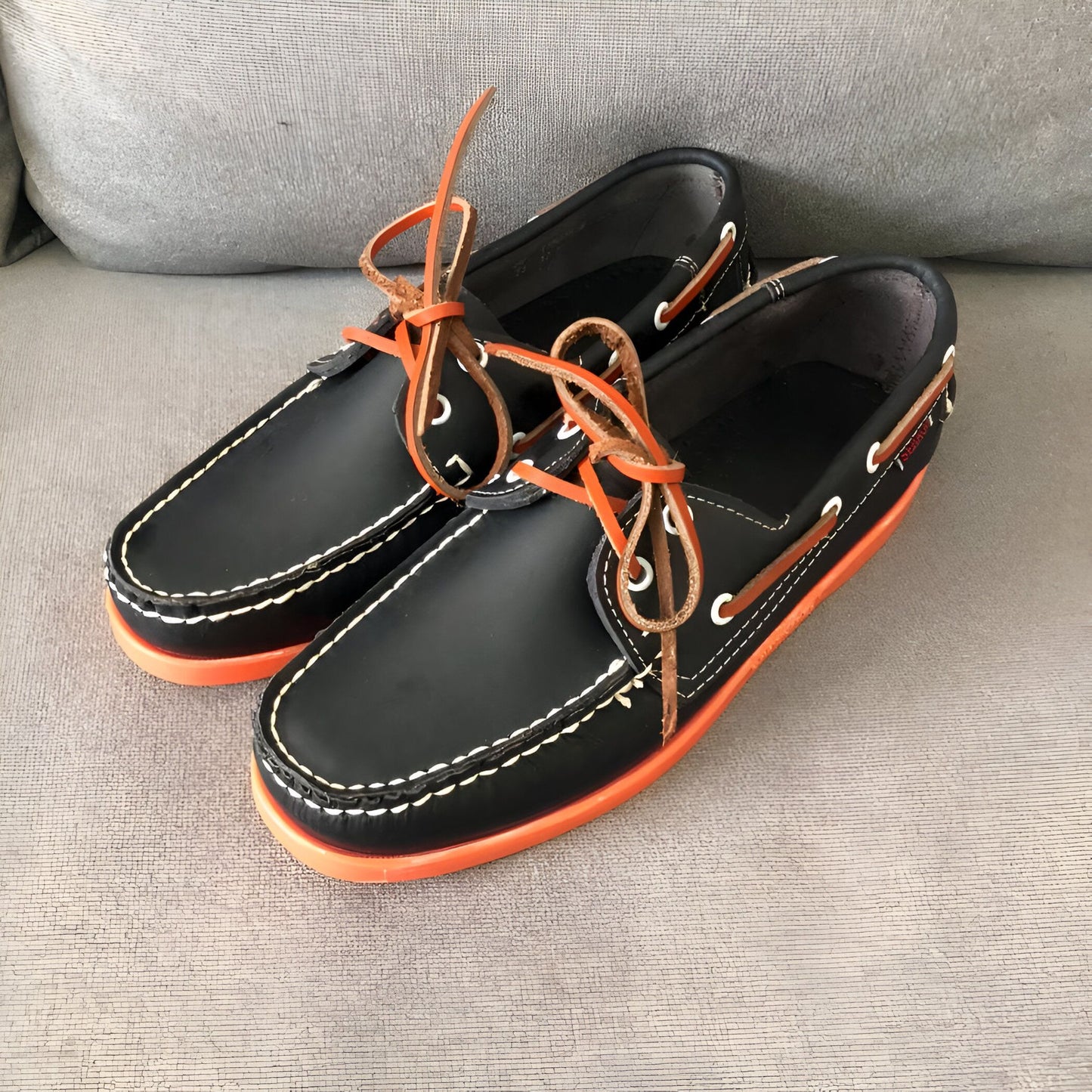 BrandX Mocassins Homme Cuir Synthétique Semelle Rouge