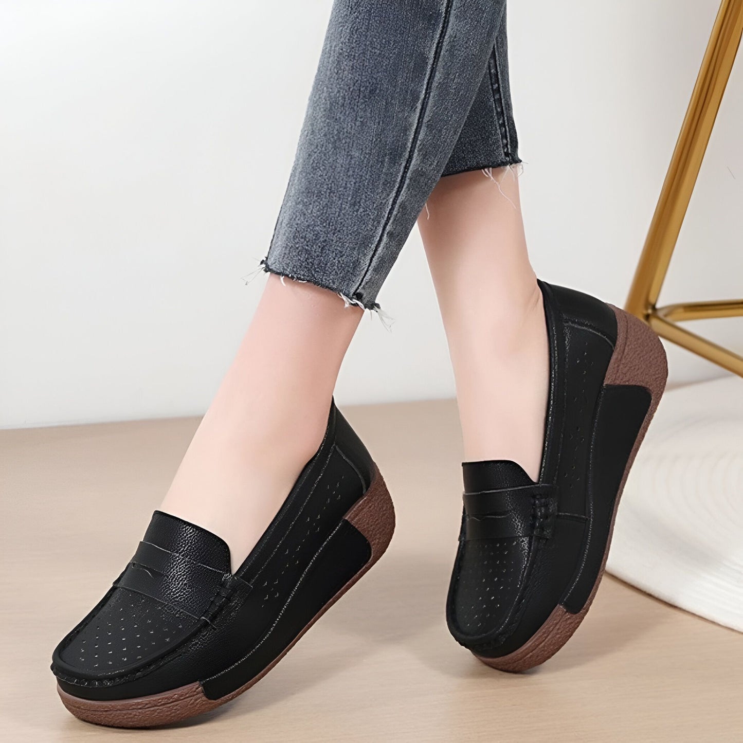 Auréa Mocassins femme cuir perforé semelle compensée