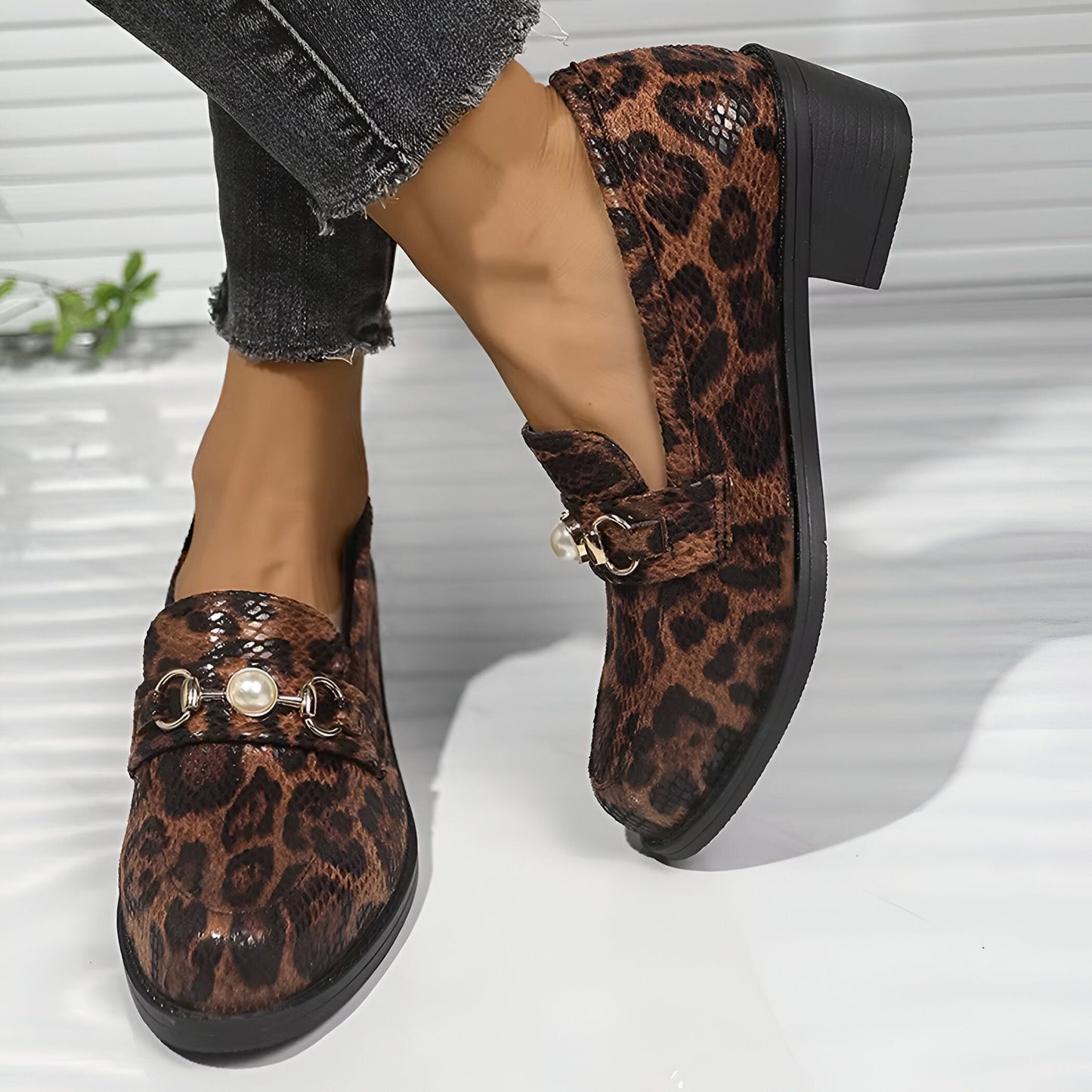 Aurora Mocassins Femme Motif Léopard Perle Élégant