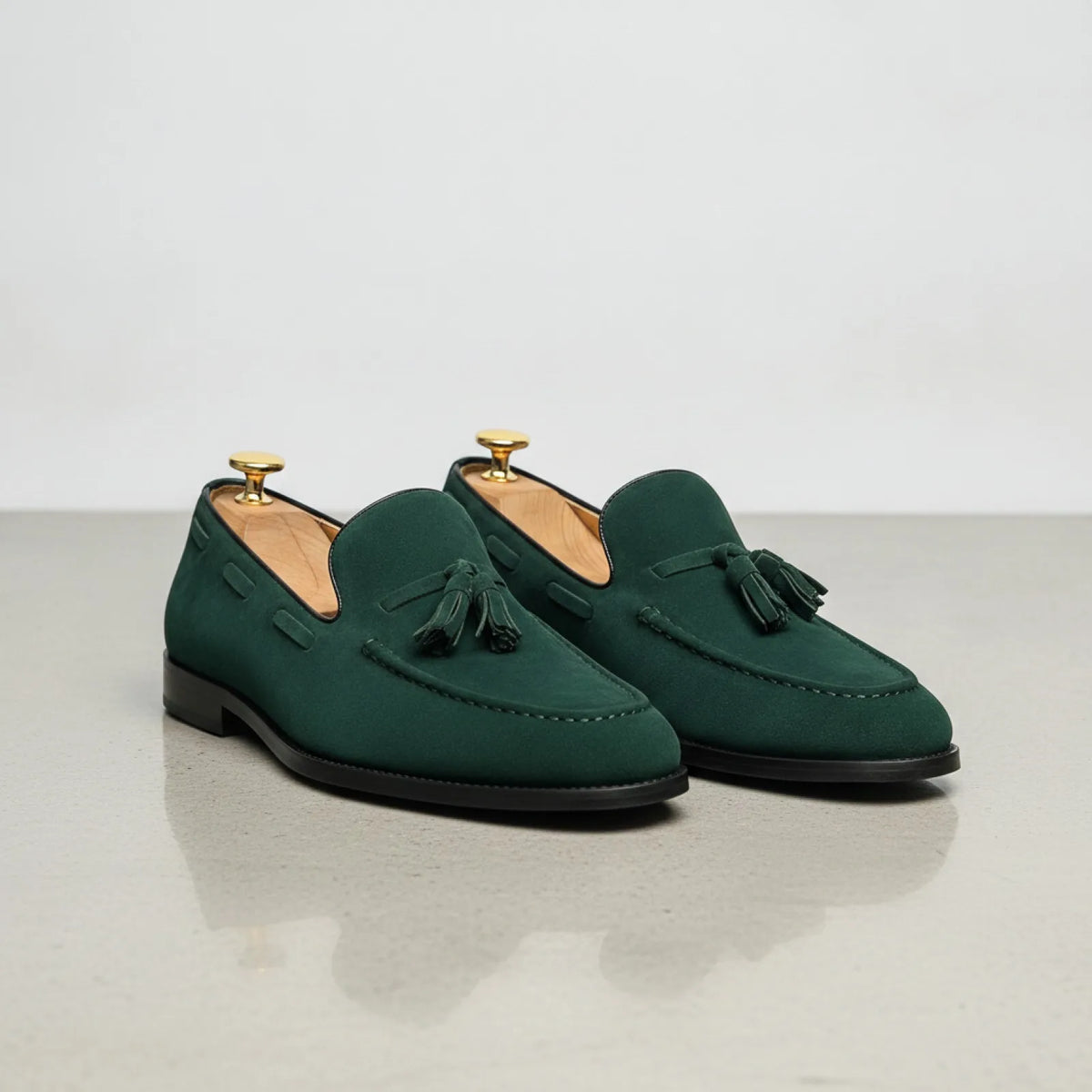 Mocassins Homme Suédine Verte à Glands – Élégants