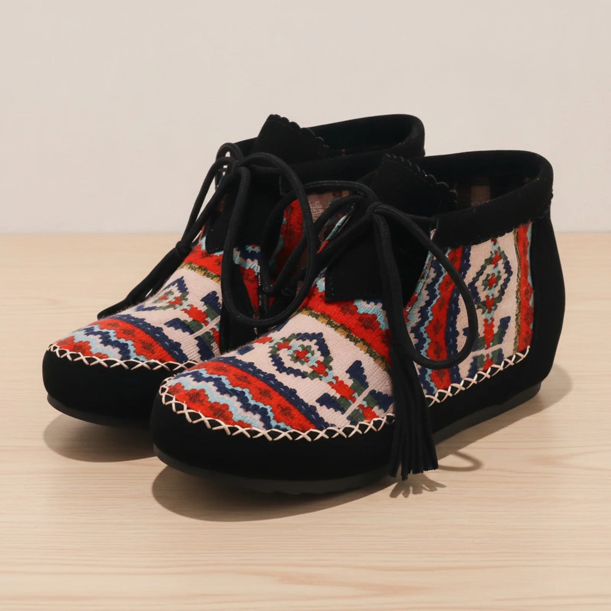 Mocassins Signature Style Amérindien à Motifs Ethniques