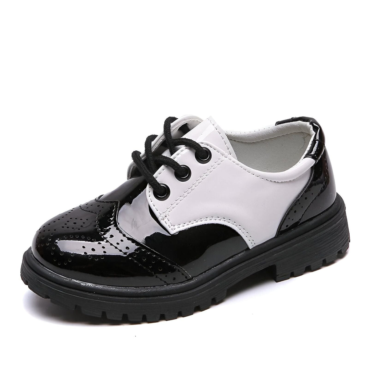 Élégance Kids: Mocassins vernis enfant lacets cérémonie
