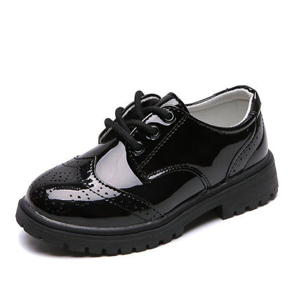 Élégance Kids: Mocassins vernis enfant lacets cérémonie