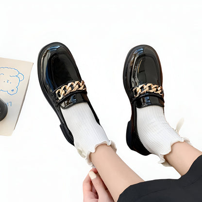 Mocassins Vernis Noir Chaîne Petit Talon - ÉléganceX