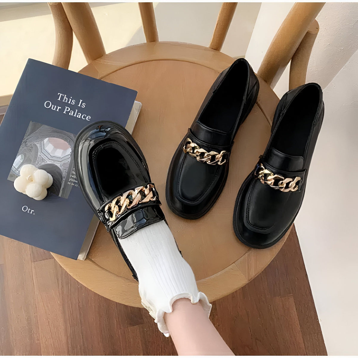 Mocassins Vernis Noir Chaîne Petit Talon - ÉléganceX