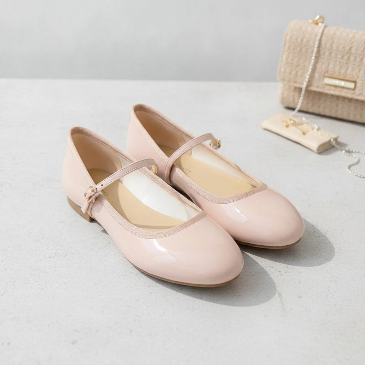NOVA Ballerines Mocassins Rondes Vernies en Cuir Végan
