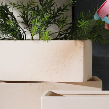 Petit pot de fleur rectangulaire