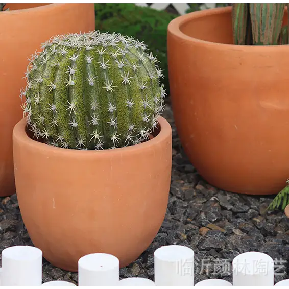 Petit pot de fleur terre cuite