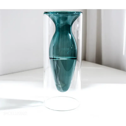 Petit vase en verre