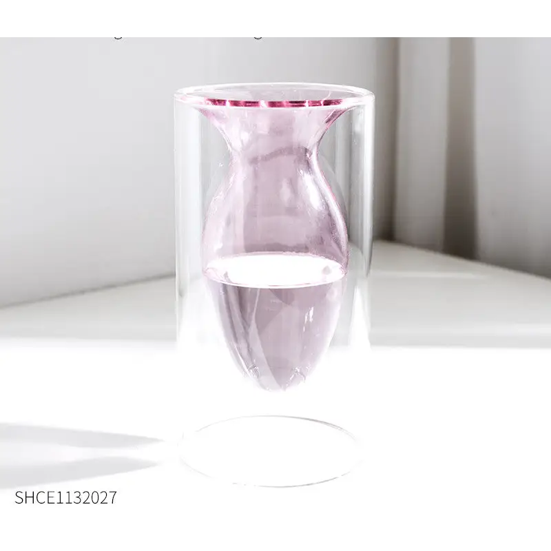 Petit vase en verre