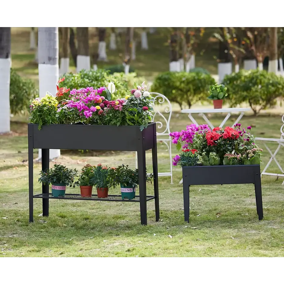 Petite jardinière sur pied