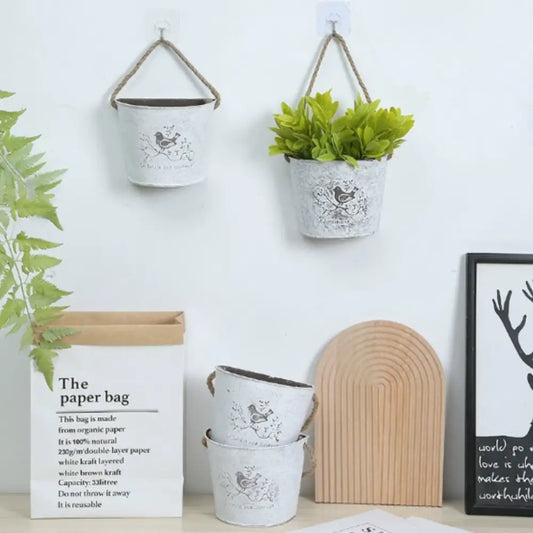 Pot de fleur à suspendre au mur