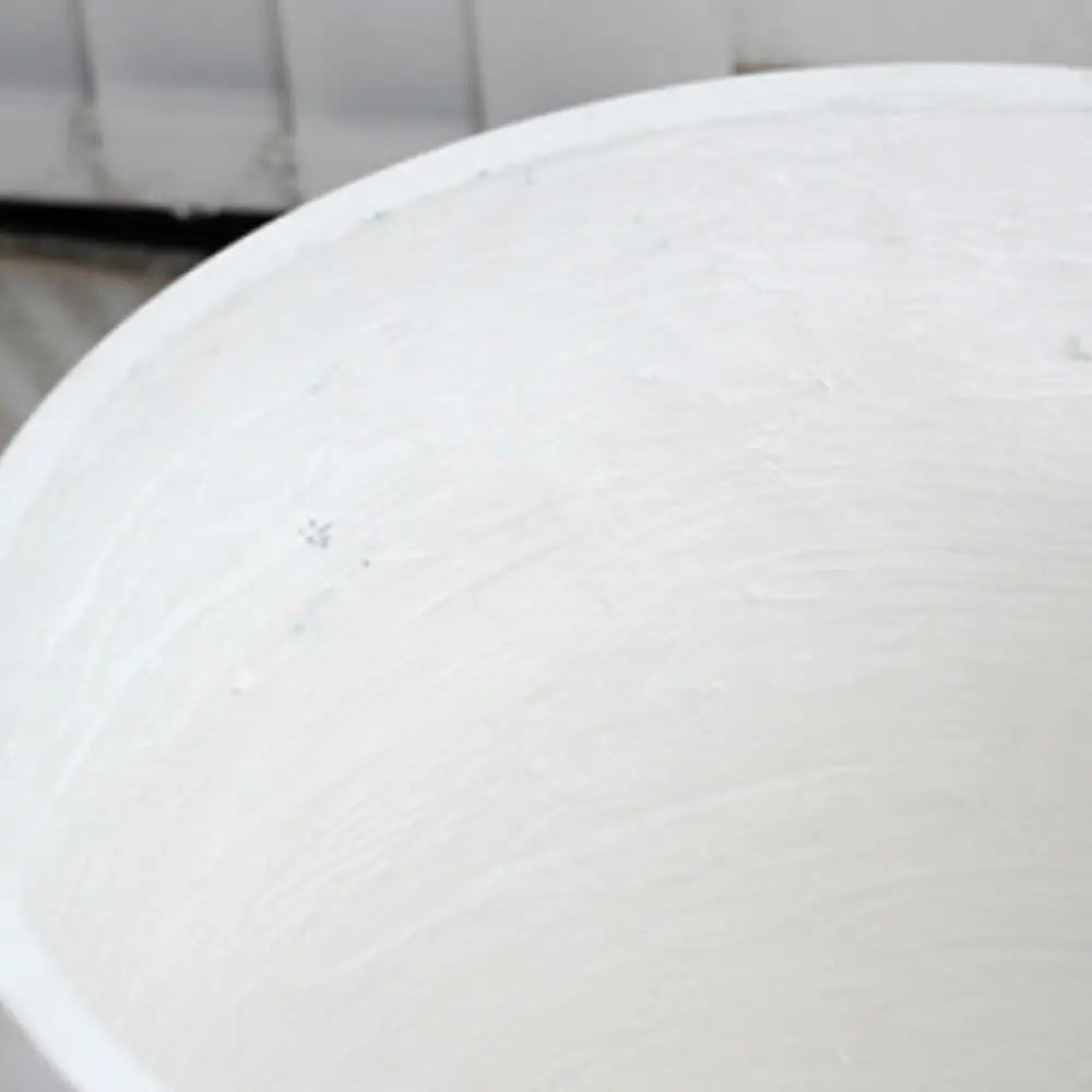 Pot de fleur avec pied en bois