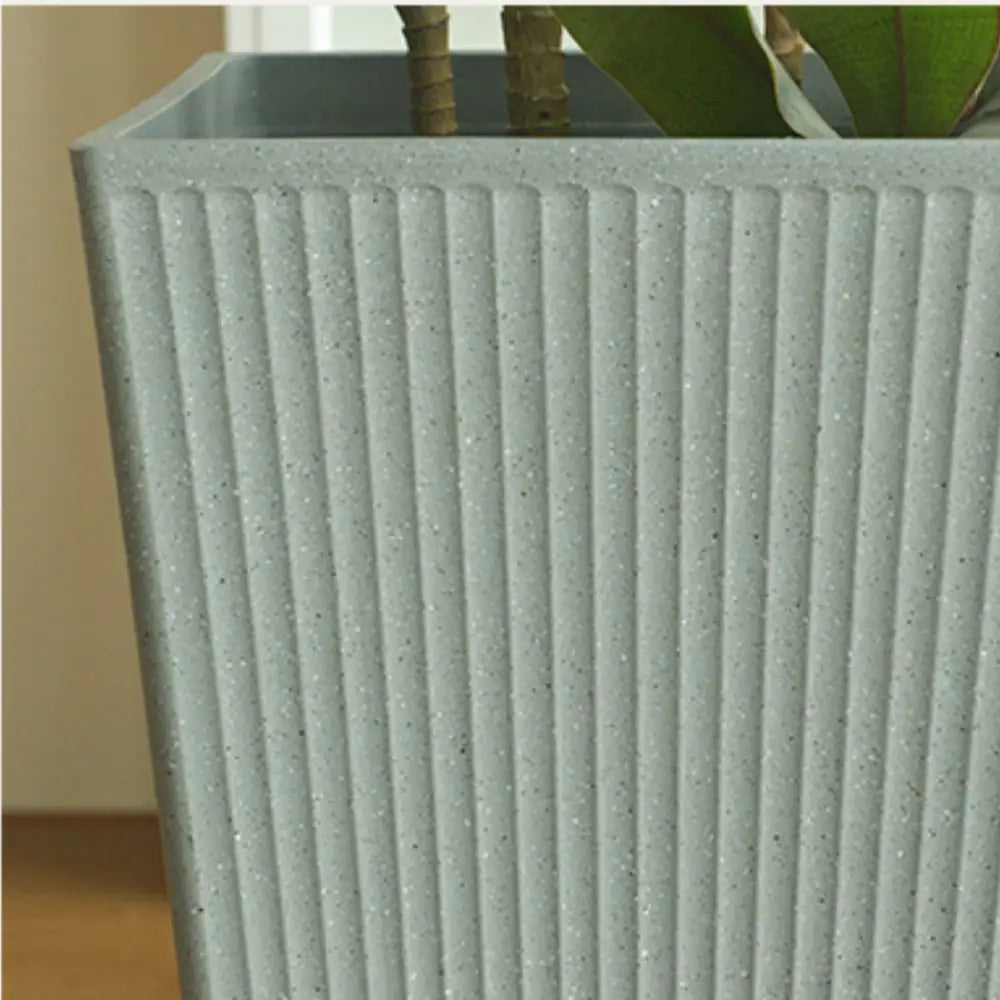 Pot de fleur carré gris