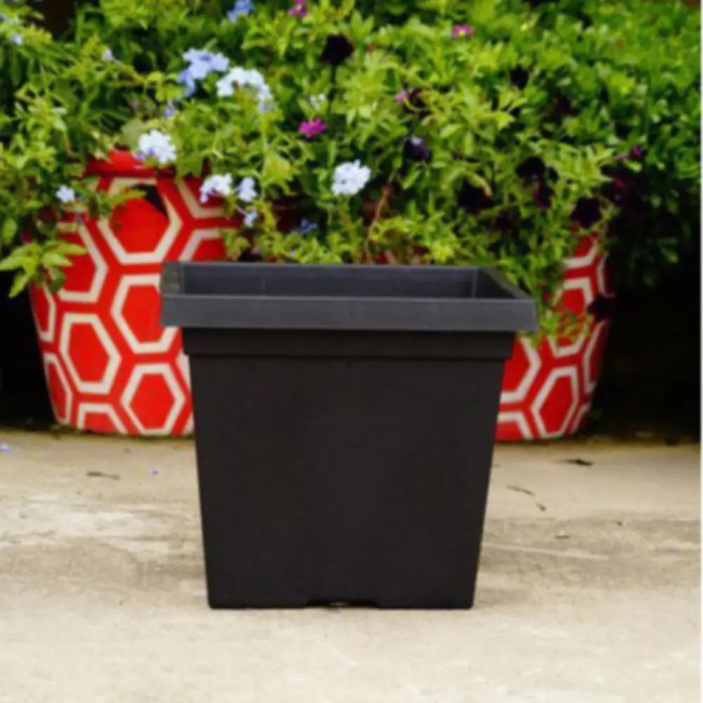 Pot de fleur carré noir