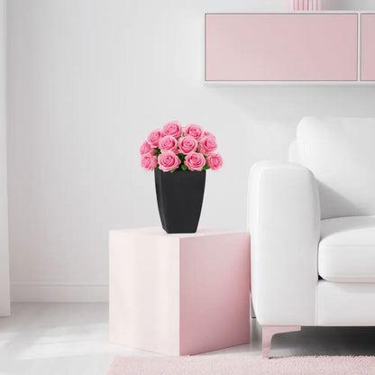 Pot de fleur en plastique noir