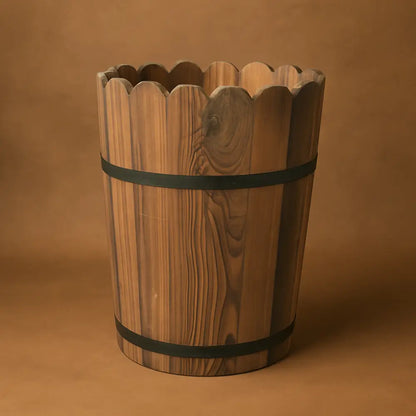 Pot de fleur haut en bois