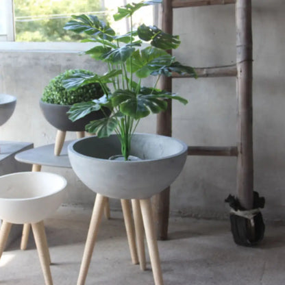 Pot de fleur haut sur pied