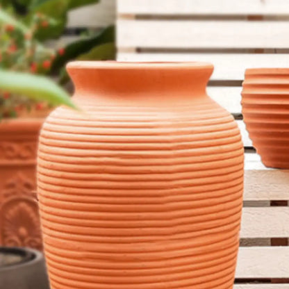 Pot de fleur haut terre cuite