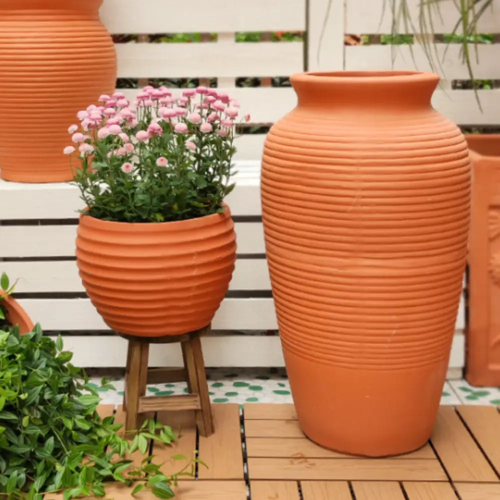 Pot de fleur haut terre cuite