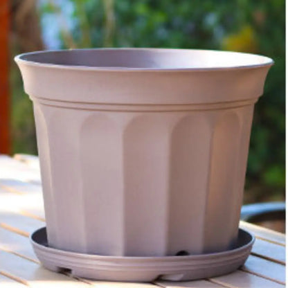 Pot de fleur marron plastique