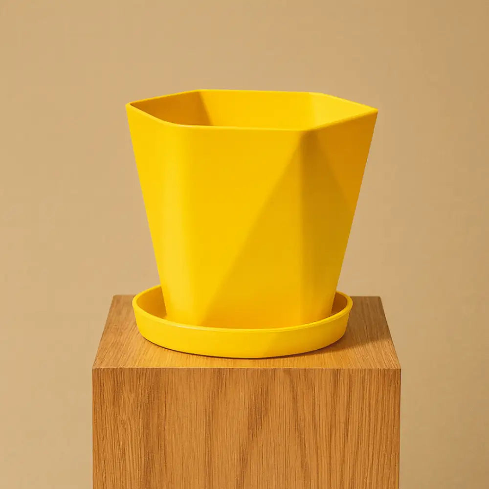 Pot de fleur plastique jaune
