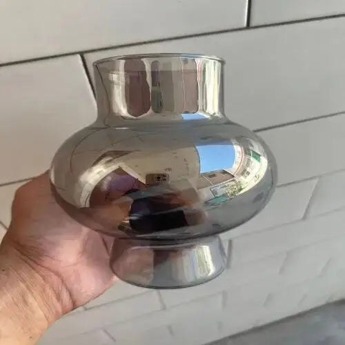 Vase à fleur en verre