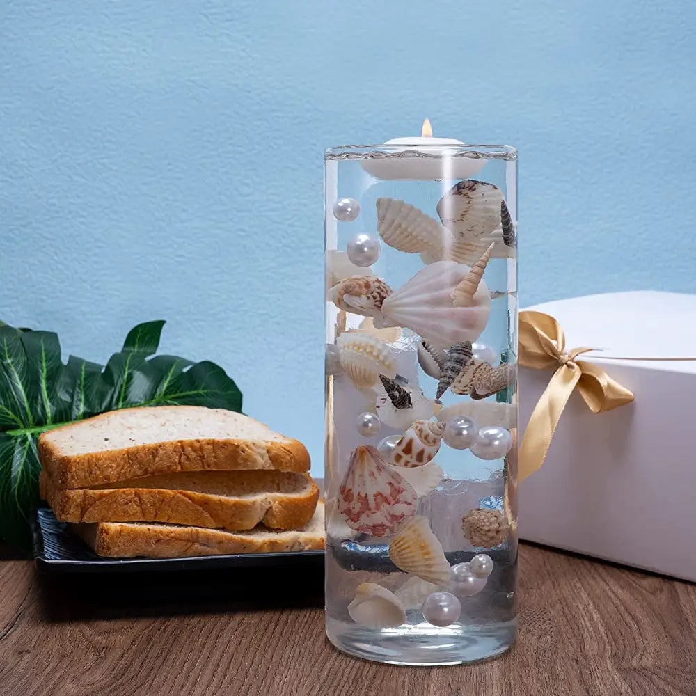 Vase avec coquillage