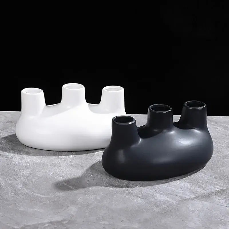 Vase avec plusieurs trous