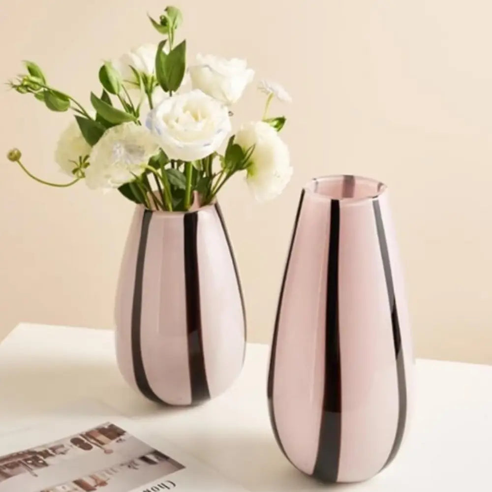 Vase blanc et noir