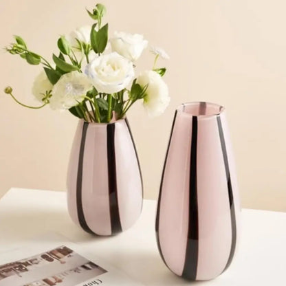 Vase blanc et noir