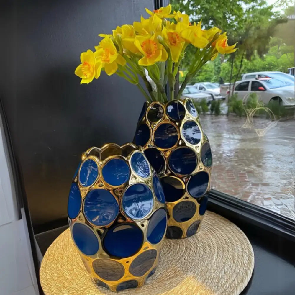 Vase bleu doré