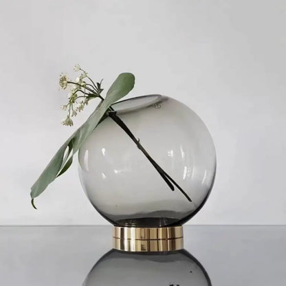 Vase boule en verre