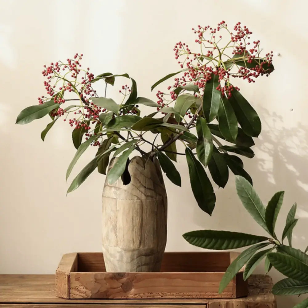 Vase en bois naturel