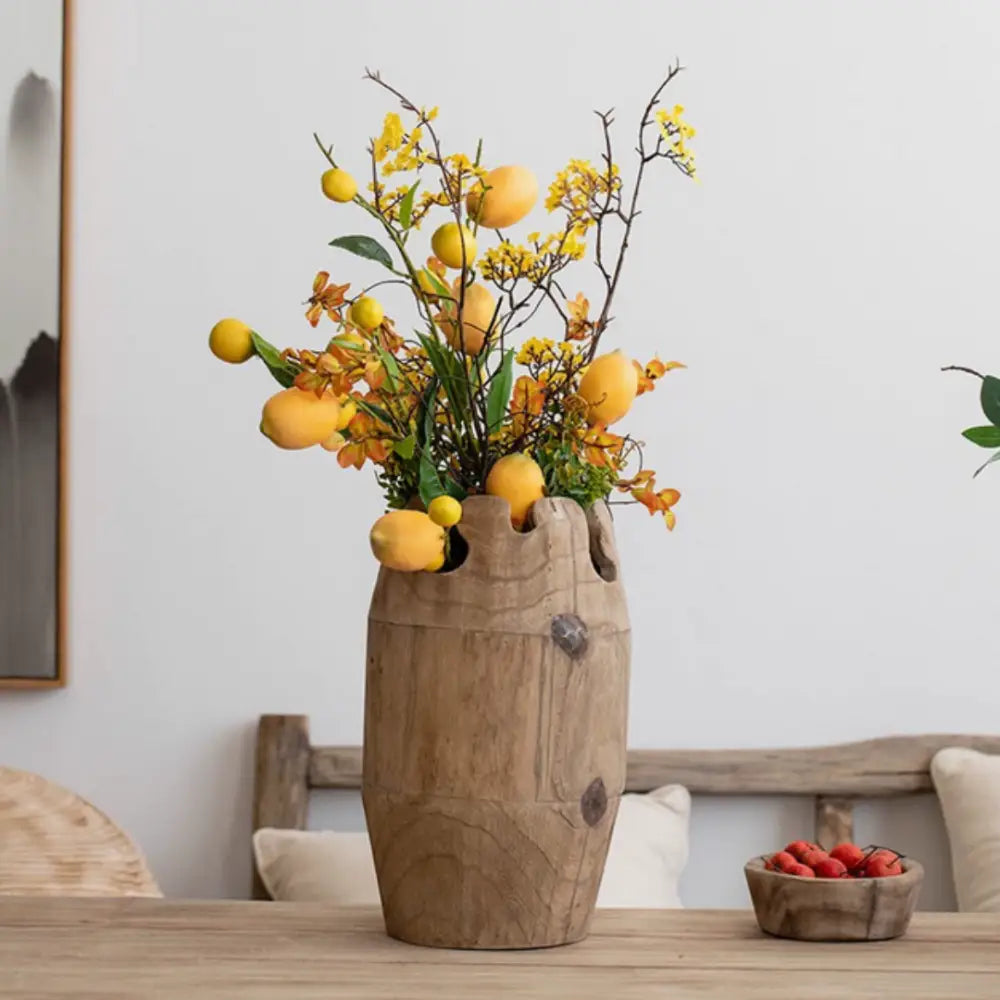 Vase en bois naturel