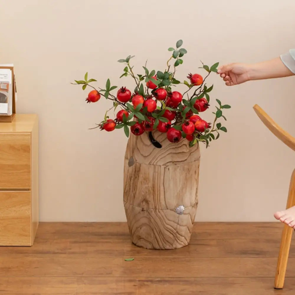 Vase en bois naturel