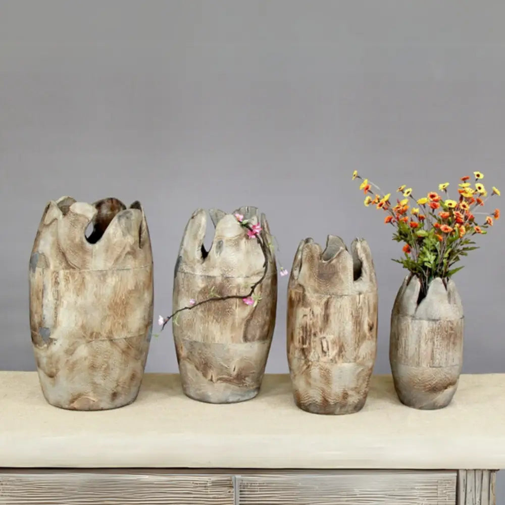 Vase en bois naturel